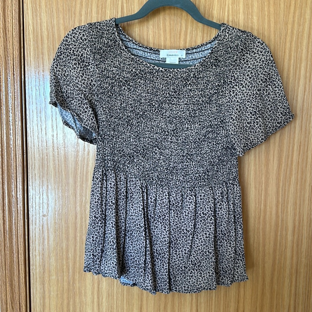 Cute and very soft cheetah top!!
